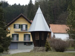 Rheinzink-Dach eines Bildstocks.